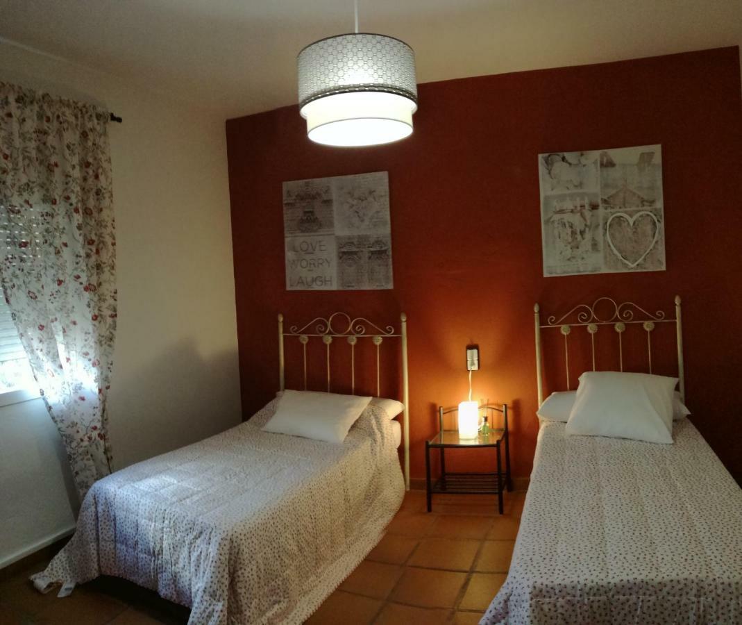 Burguillos de ToledoCasa Rural La Amistad别墅 外观 照片